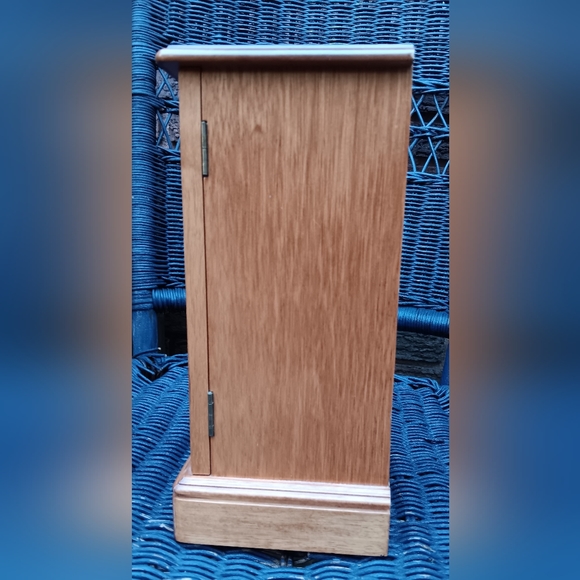 Vintage Montgomery Ward By Wondercrafts stained glass jewelry box - Picture 2 of 9